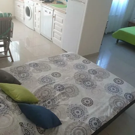 La Casa Relax Zone Con Jardin Grande Rosas